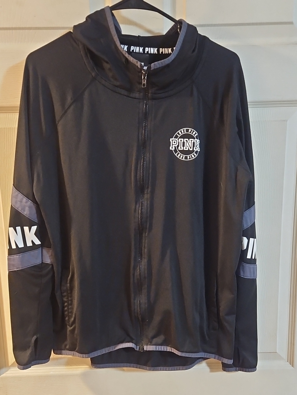VICTORIA'S SECRET PINK ULTIMATE FULL ZIP: BLACK: GREAT CONDITION: SIZE M